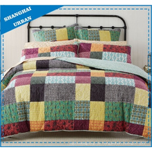 Farbblock-Patchwork-Design bedruckte Polyester Tagesdecke Set